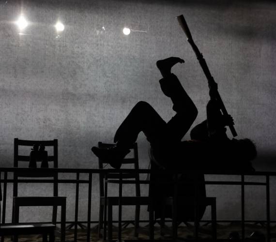 На сцене Краснодарского академического театра драмы имени Горького состоялась премьера спектакля «Утиная охота»