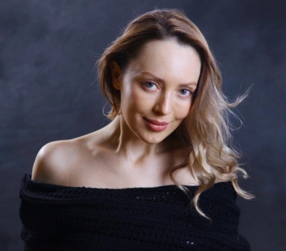 Поздравляем с Днём рождения актрису театра Злату Соколову!